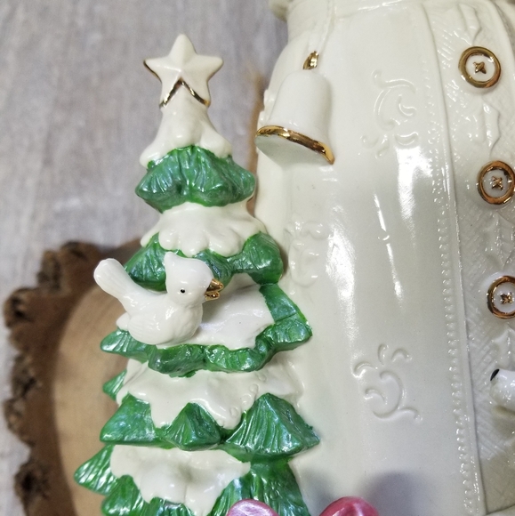 Musical Santa Claus ceramic table piece - Picture 5 of 13